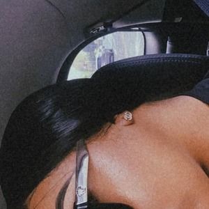 Meet your Posher, Nia